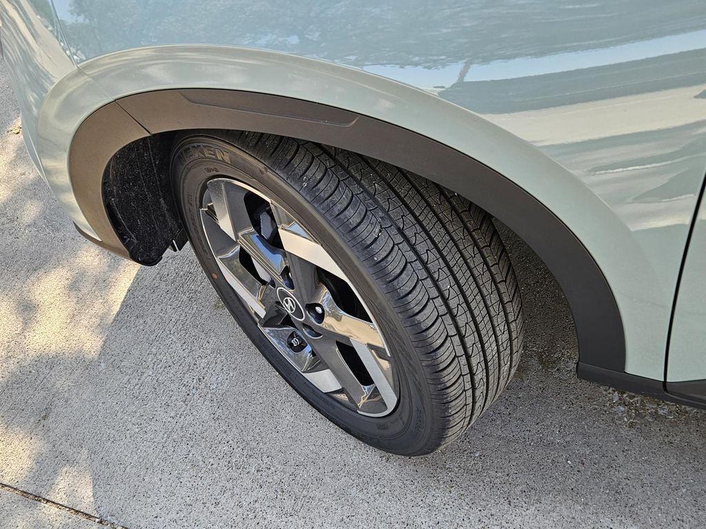 new 2025 Hyundai Venue car, priced at $22,739