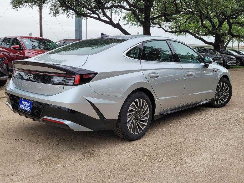 new 2025 Hyundai Sonata Hybrid car, priced at $32,460