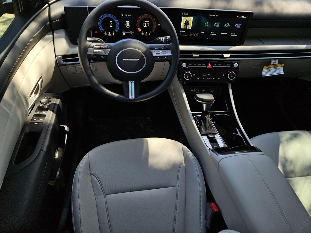new 2025 Hyundai Tucson car, priced at $32,060