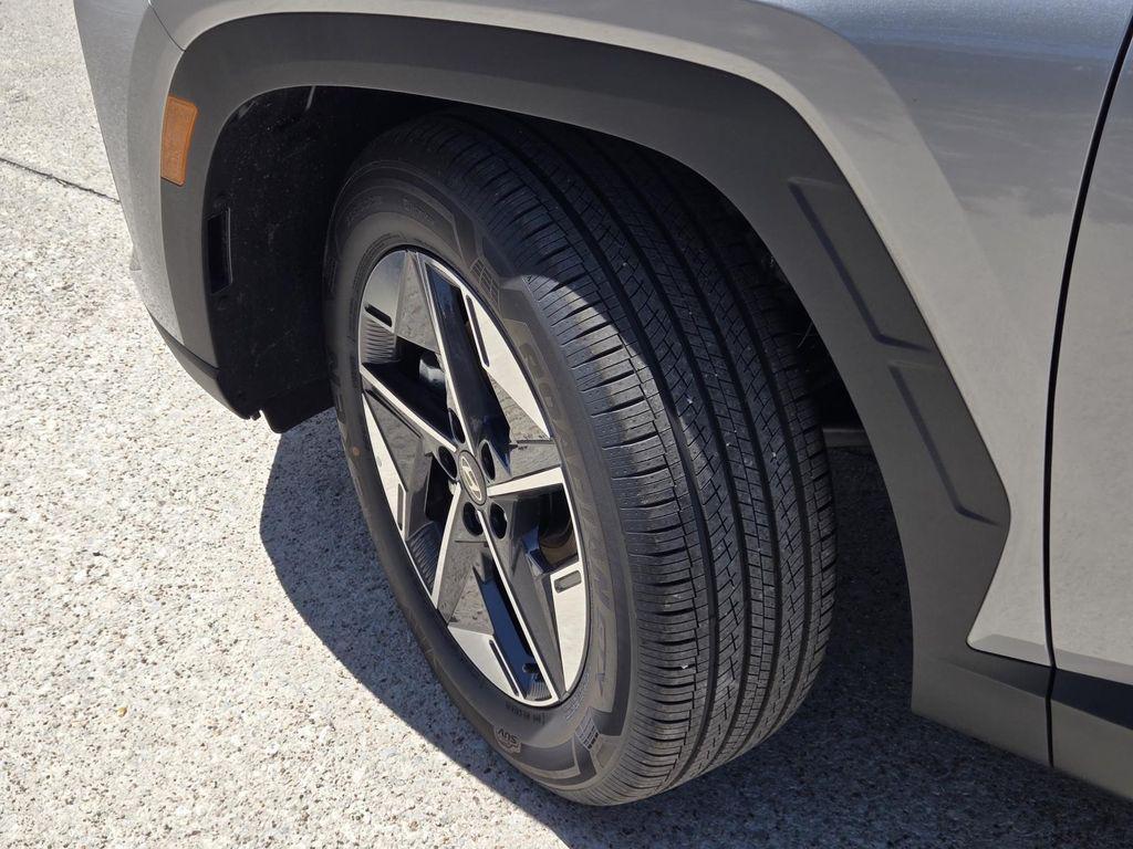new 2025 Hyundai TUCSON Hybrid car, priced at $37,859
