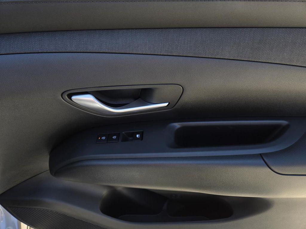 new 2025 Hyundai TUCSON Hybrid car, priced at $37,859