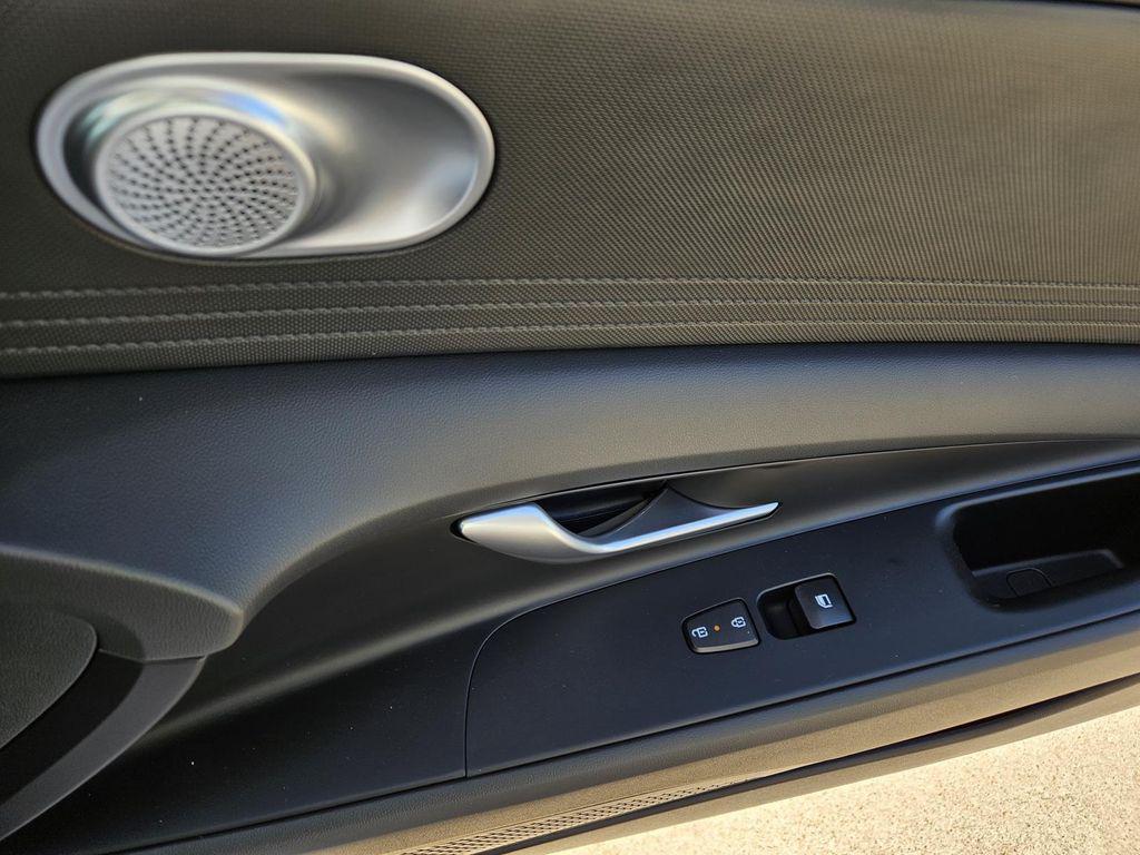 new 2025 Hyundai Elantra car, priced at $24,185