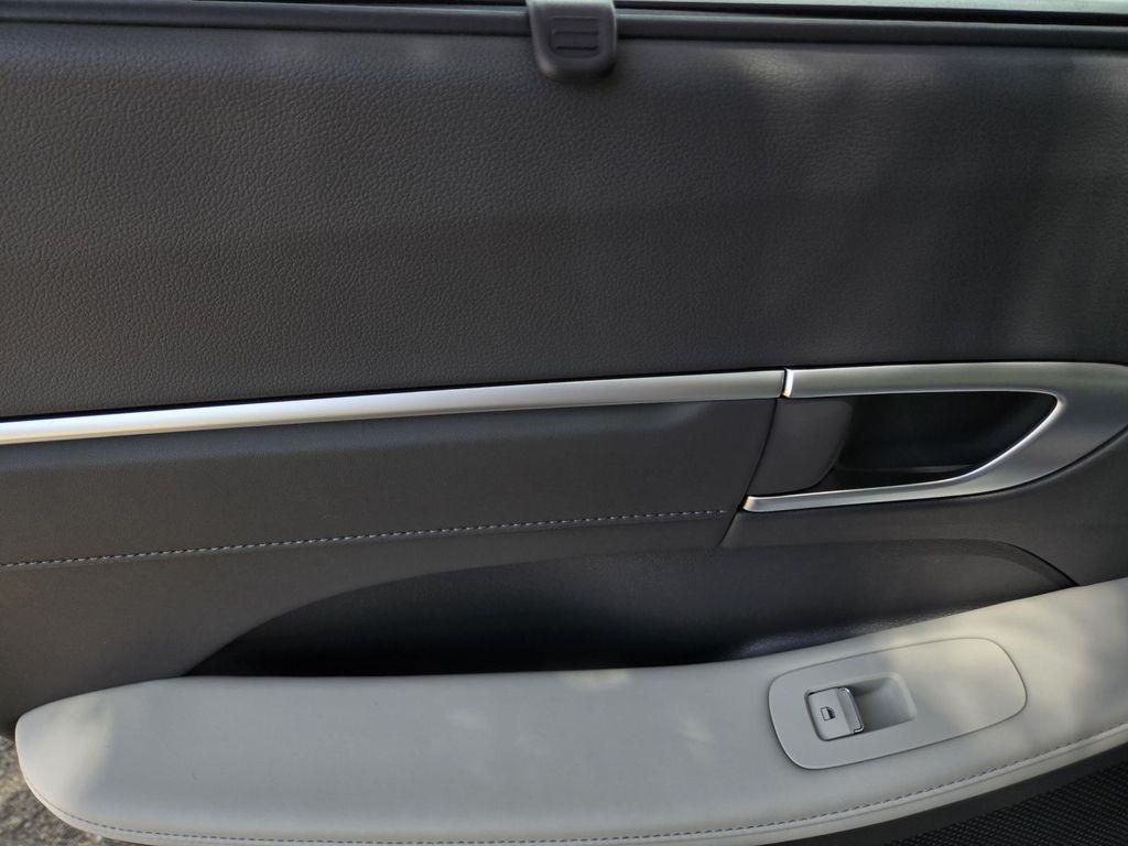 new 2025 Hyundai Sonata Hybrid car, priced at $38,605