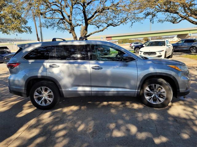 used 2015 Toyota Highlander car, priced at $17,524