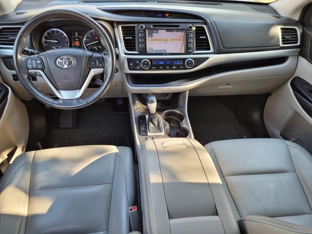 used 2015 Toyota Highlander car, priced at $17,524