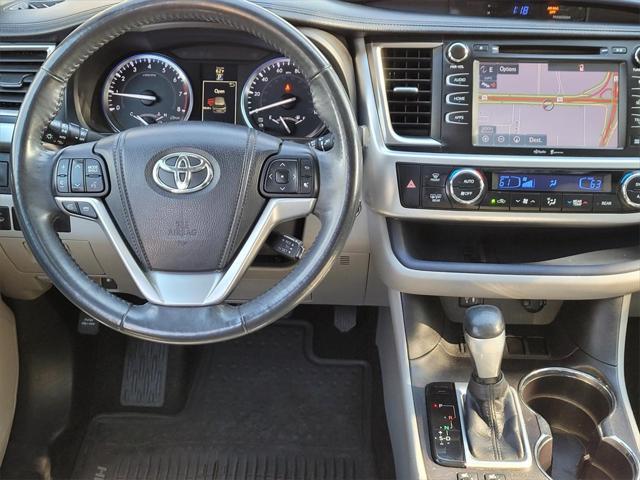 used 2015 Toyota Highlander car, priced at $17,524