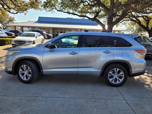 used 2015 Toyota Highlander car, priced at $17,524