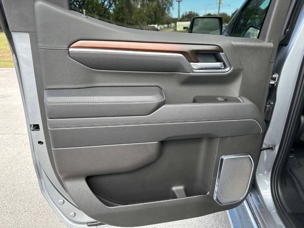 new 2025 GMC Sierra 1500 car, priced at $59,940