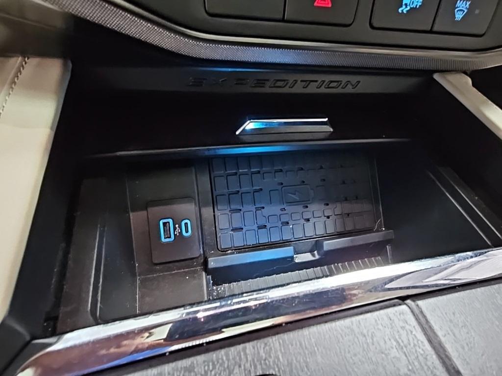 used 2022 Ford Expedition car, priced at $49,899