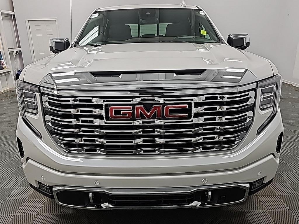 new 2025 GMC Sierra 1500 car, priced at $70,255