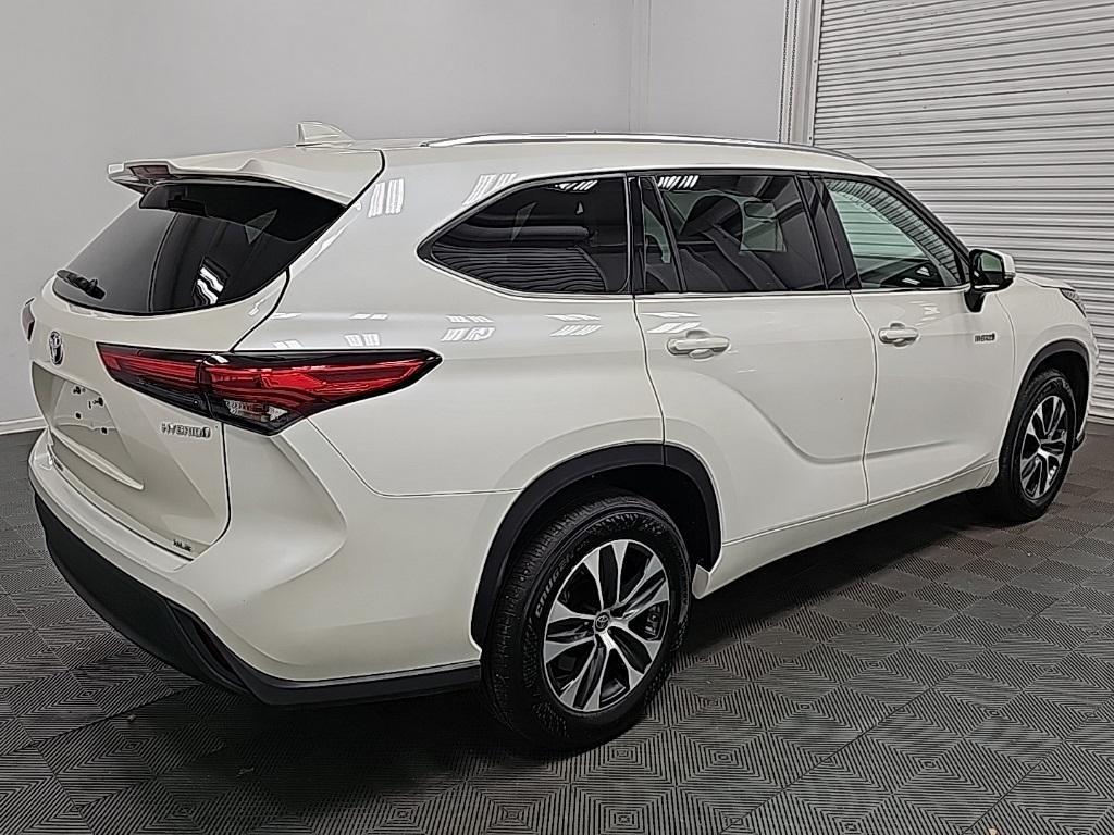 used 2021 Toyota Highlander Hybrid car, priced at $32,402