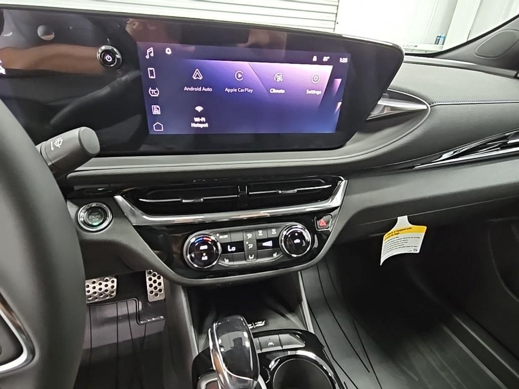 new 2025 Buick Envista car, priced at $30,545