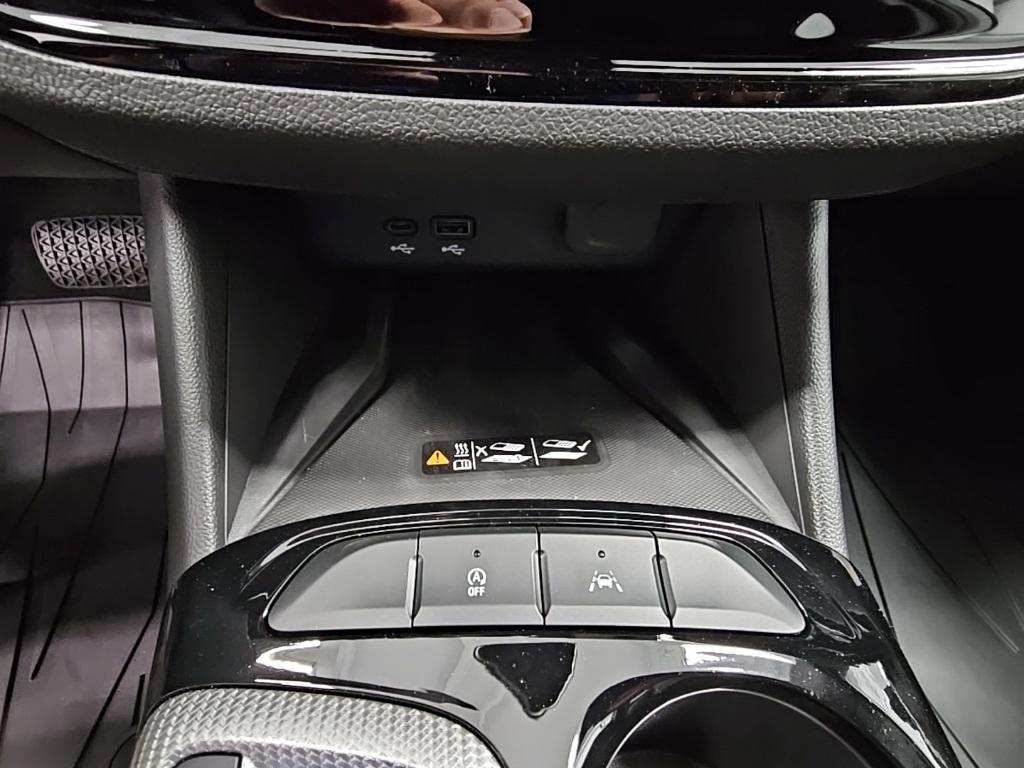 new 2025 Buick Envista car, priced at $32,375