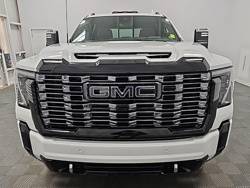 new 2025 GMC Sierra 3500 car, priced at $96,005