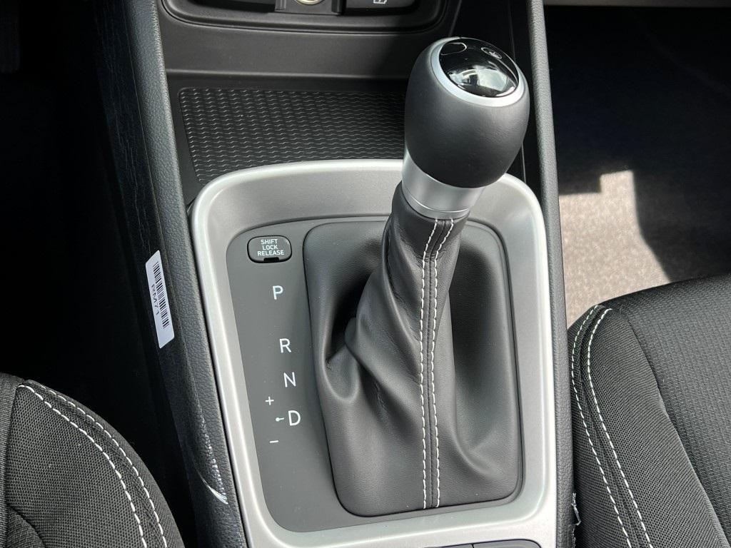 new 2025 Hyundai Venue car, priced at $21,939