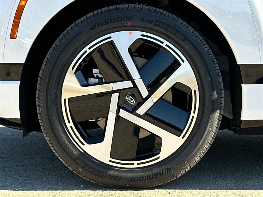 new 2026 Hyundai IONIQ 9 car, priced at $71,985