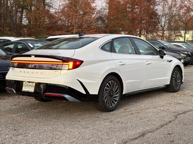 new 2025 Hyundai Sonata Hybrid car, priced at $31,571