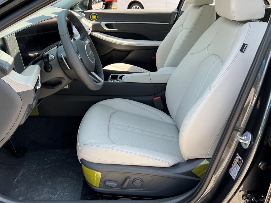 new 2025 Hyundai Sonata Hybrid car, priced at $34,985