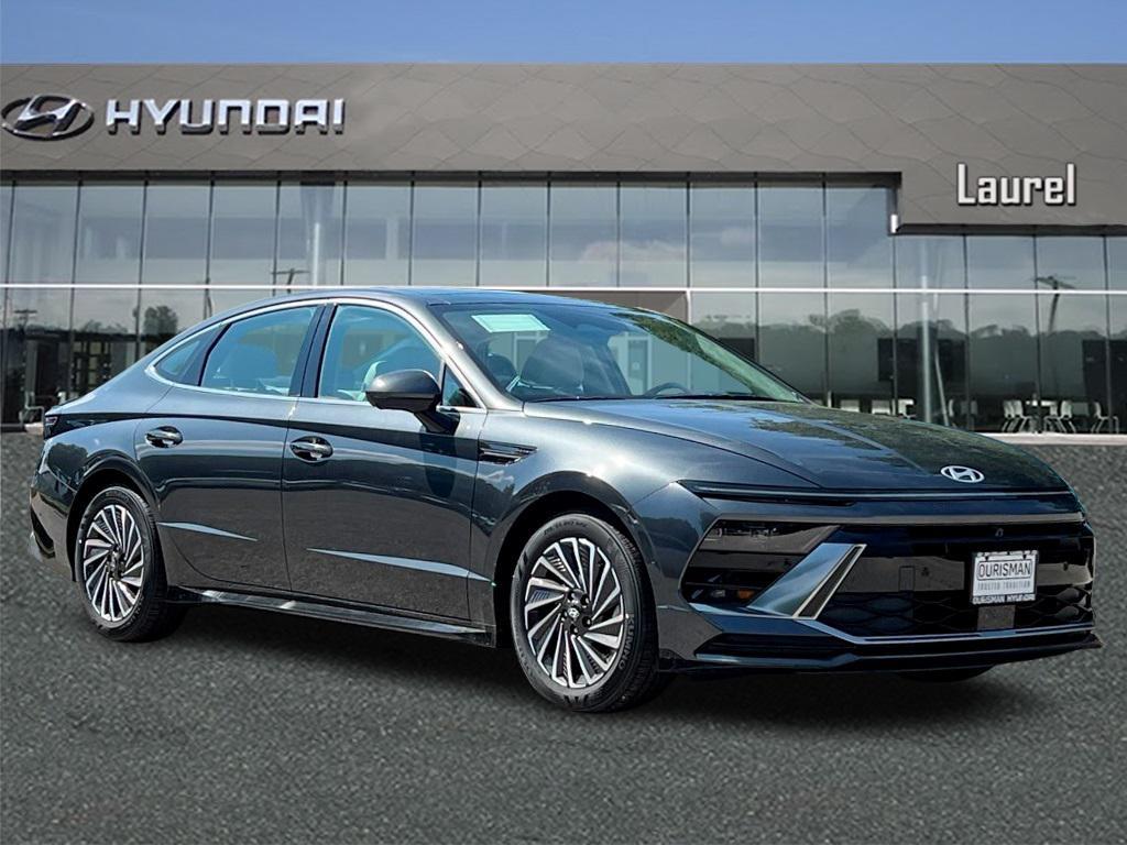 new 2025 Hyundai Sonata Hybrid car, priced at $35,191
