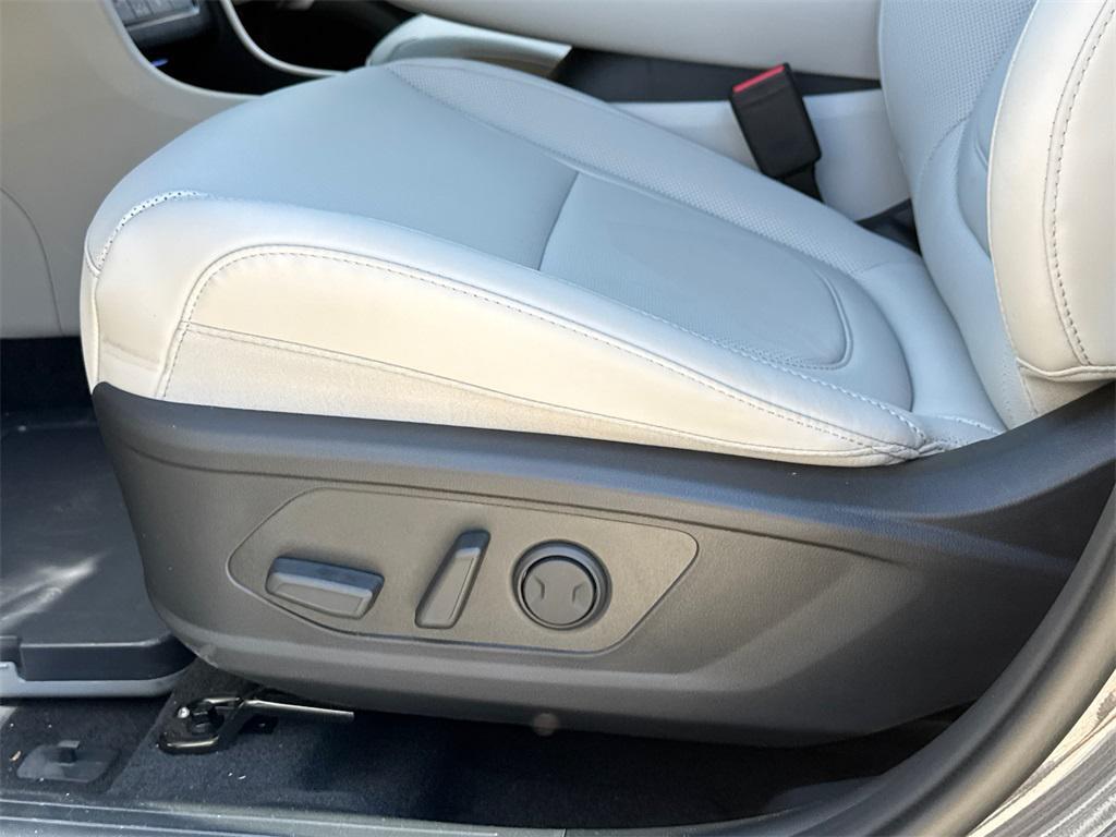 new 2025 Hyundai TUCSON Hybrid car, priced at $32,998
