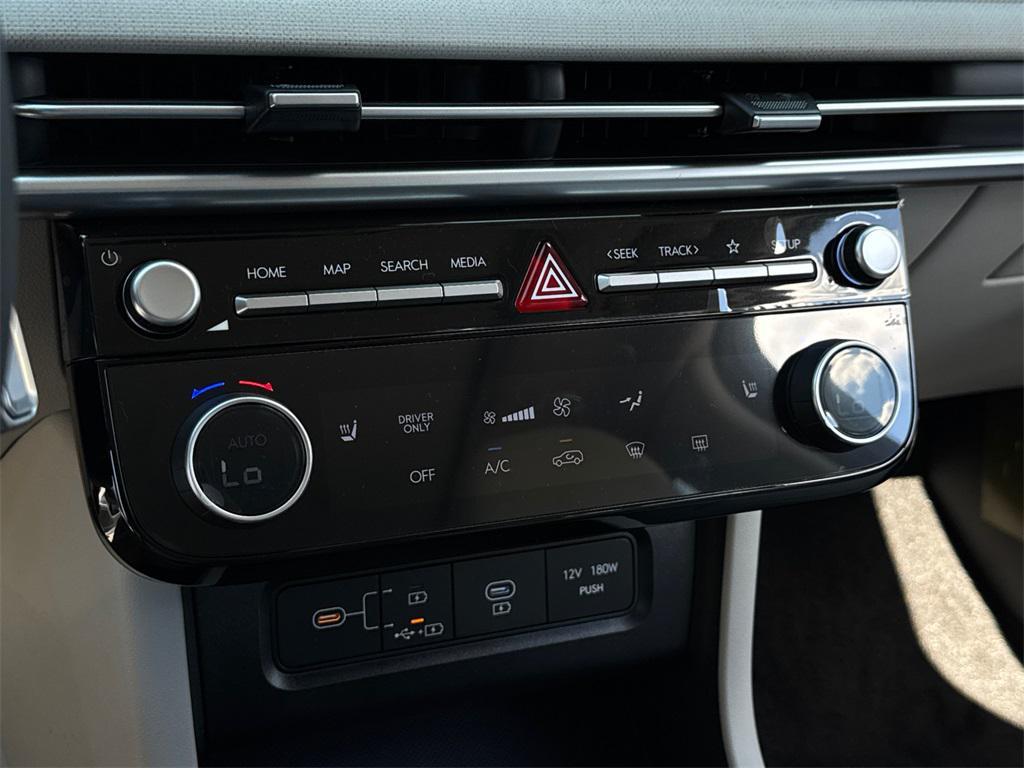 new 2025 Hyundai TUCSON Hybrid car, priced at $32,998