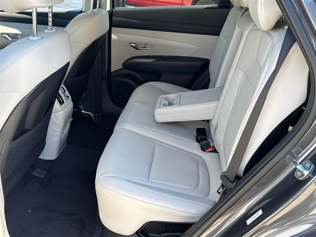 new 2025 Hyundai TUCSON Hybrid car, priced at $32,998