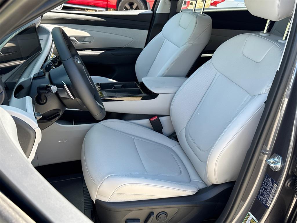 new 2025 Hyundai TUCSON Hybrid car, priced at $32,998