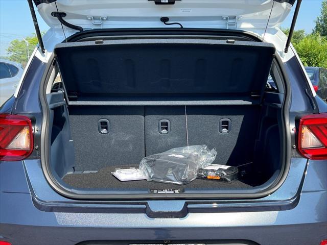 new 2025 Hyundai Venue car, priced at $24,099
