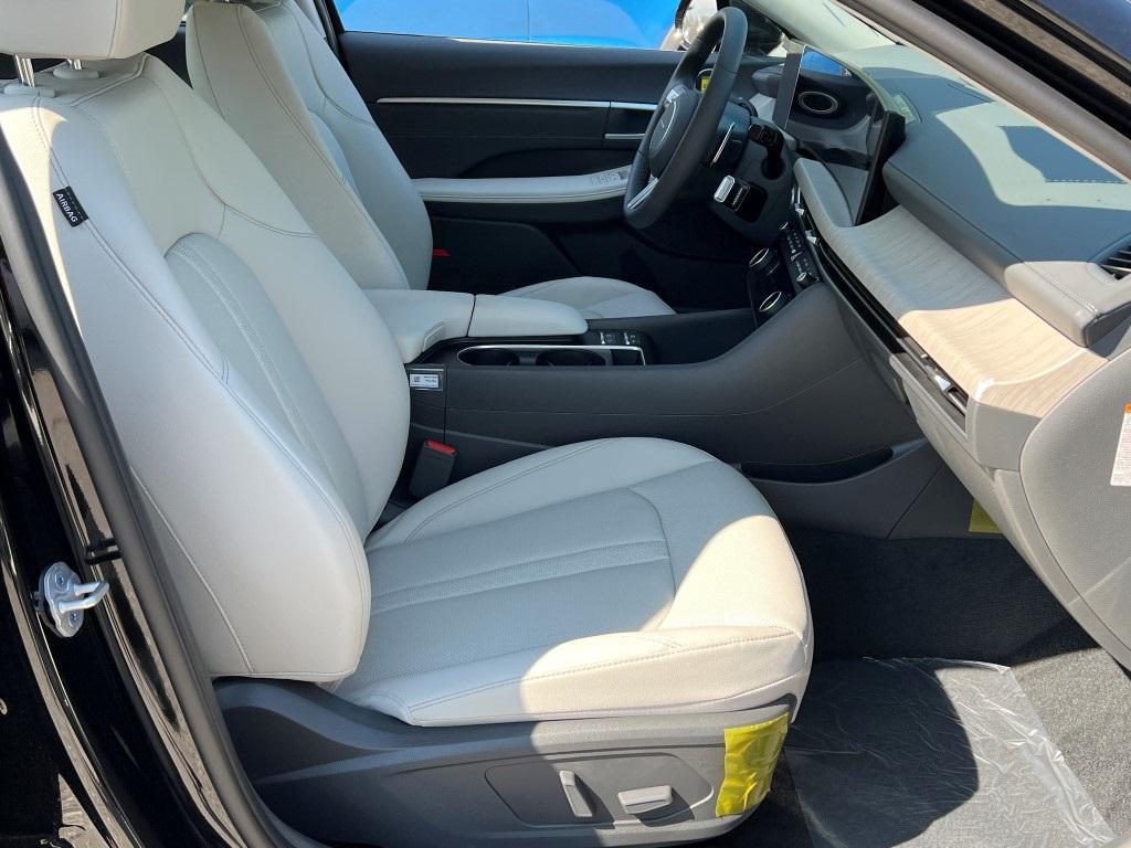 new 2025 Hyundai Sonata Hybrid car, priced at $34,985