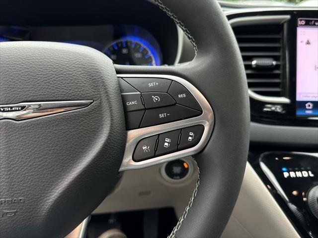 used 2022 Chrysler Pacifica car, priced at $20,900