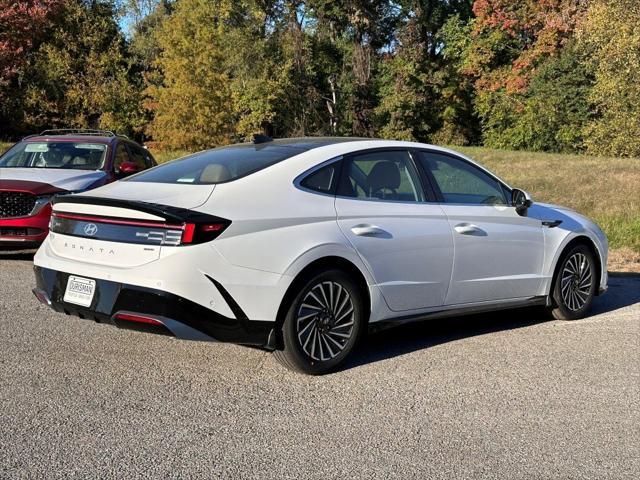 new 2025 Hyundai Sonata Hybrid car, priced at $37,901