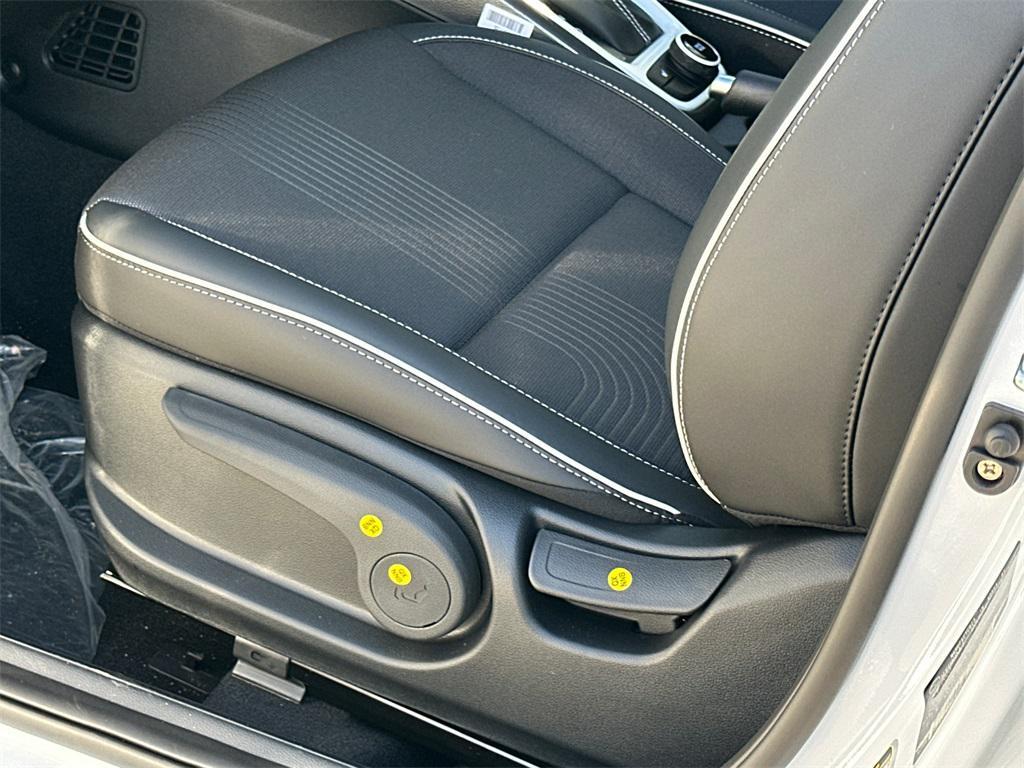 new 2025 Hyundai Venue car, priced at $22,735