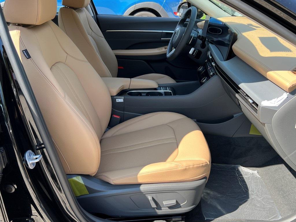 new 2025 Hyundai Sonata Hybrid car, priced at $34,985