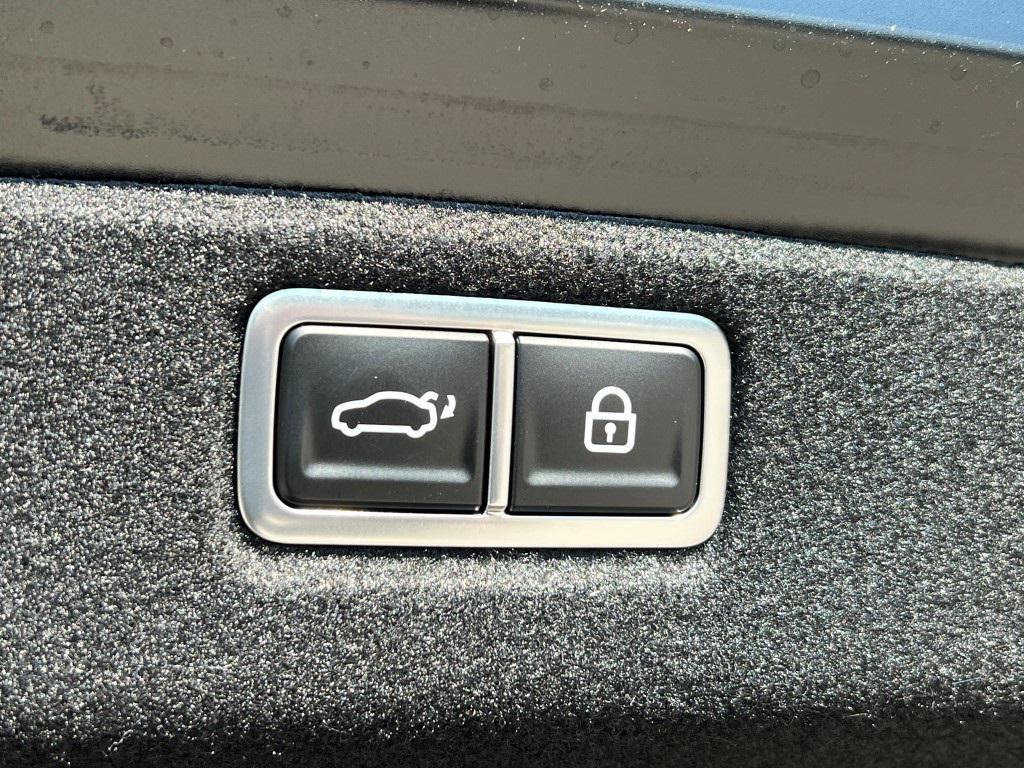 new 2025 Hyundai Sonata Hybrid car, priced at $34,985