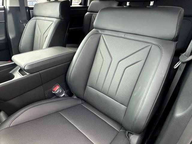 new 2025 Hyundai Santa Fe car, priced at $37,910