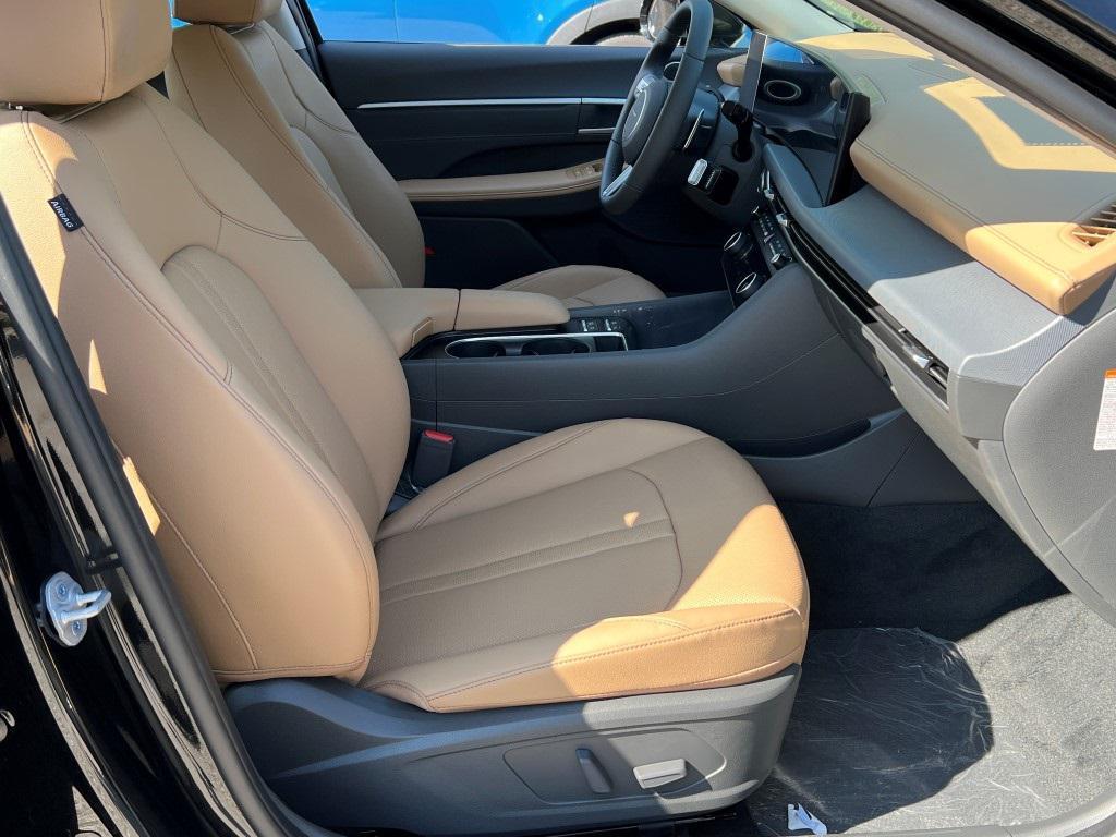 new 2025 Hyundai Sonata Hybrid car, priced at $34,985