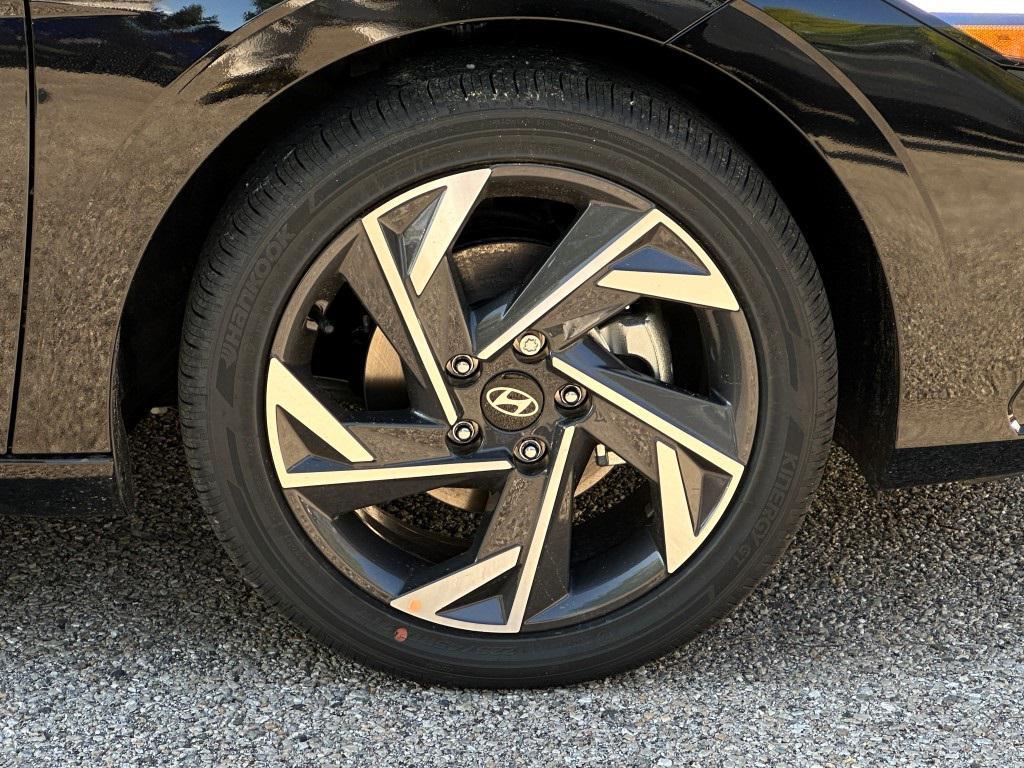 new 2025 Hyundai ELANTRA HEV car, priced at $25,995