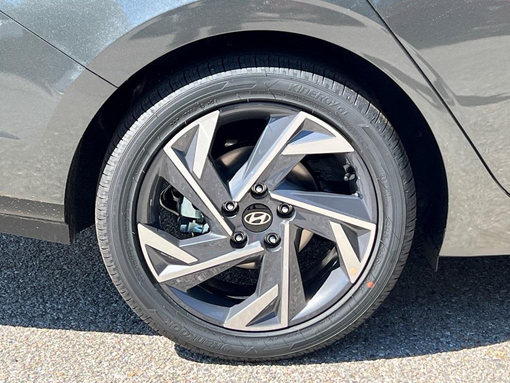 new 2025 Hyundai ELANTRA HEV car, priced at $26,498