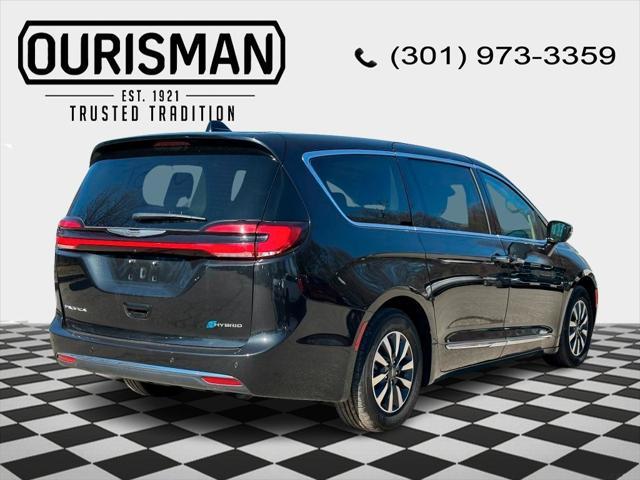 used 2023 Chrysler Pacifica Hybrid car, priced at $28,250