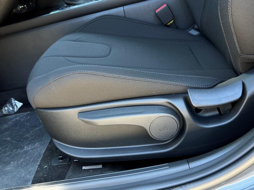 new 2025 Hyundai ELANTRA HEV car, priced at $22,486