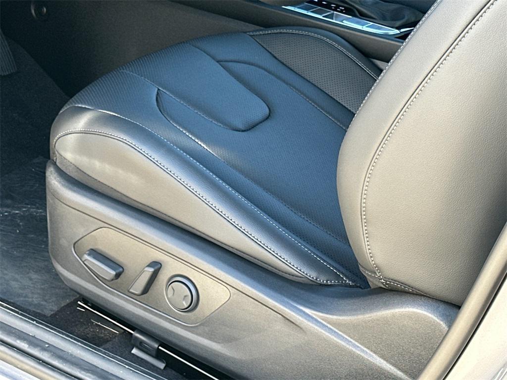 new 2025 Hyundai Elantra car, priced at $25,795