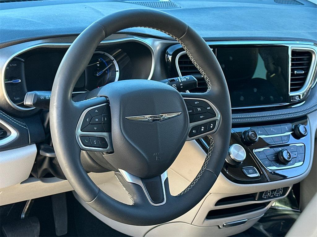 used 2024 Chrysler Pacifica Hybrid car, priced at $26,904