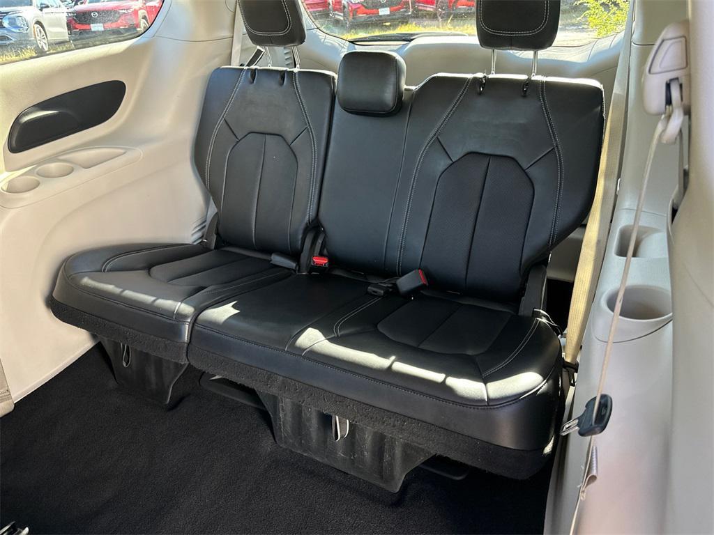 used 2024 Chrysler Pacifica Hybrid car, priced at $26,904