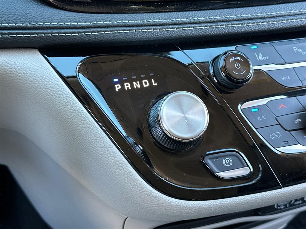 used 2024 Chrysler Pacifica Hybrid car, priced at $26,904