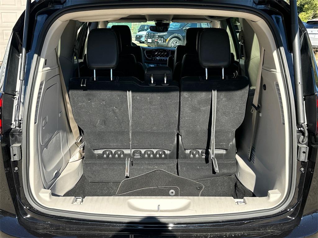 used 2024 Chrysler Pacifica Hybrid car, priced at $26,904