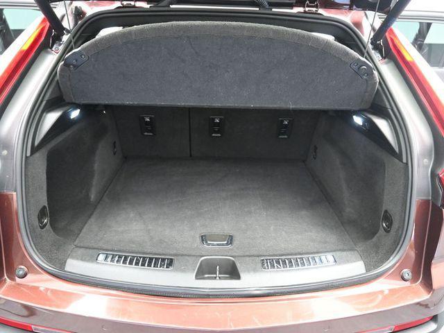 used 2023 Cadillac XT4 car, priced at $24,974