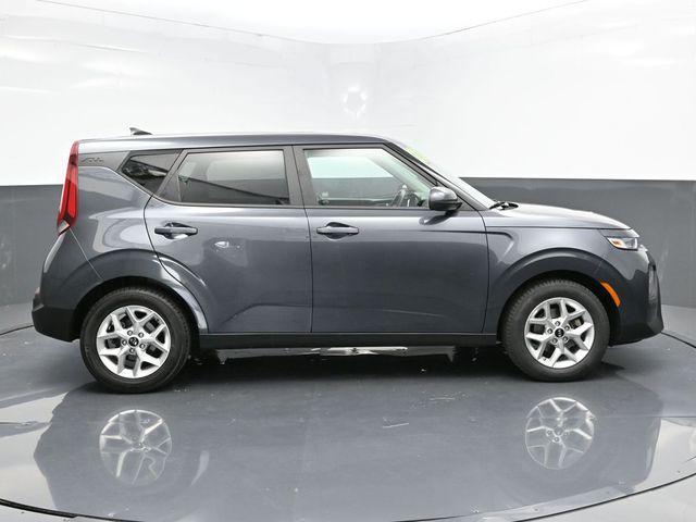 used 2021 Kia Soul car, priced at $14,662