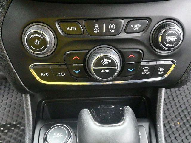used 2020 Jeep Cherokee car, priced at $16,288