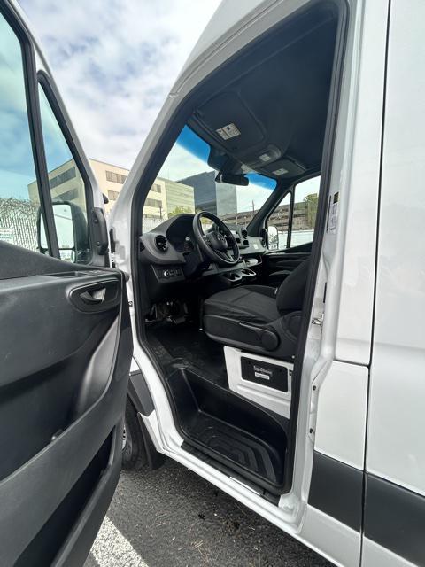 used 2022 Mercedes-Benz Sprinter 2500 car, priced at $37,900