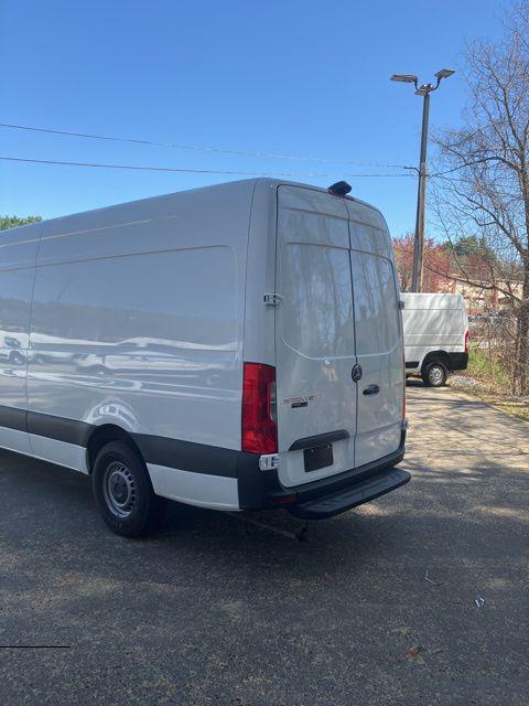 used 2021 Mercedes-Benz Sprinter 2500 car, priced at $28,900